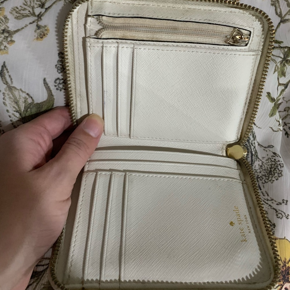 Kate Spade wallet - Picture 2 of 4
